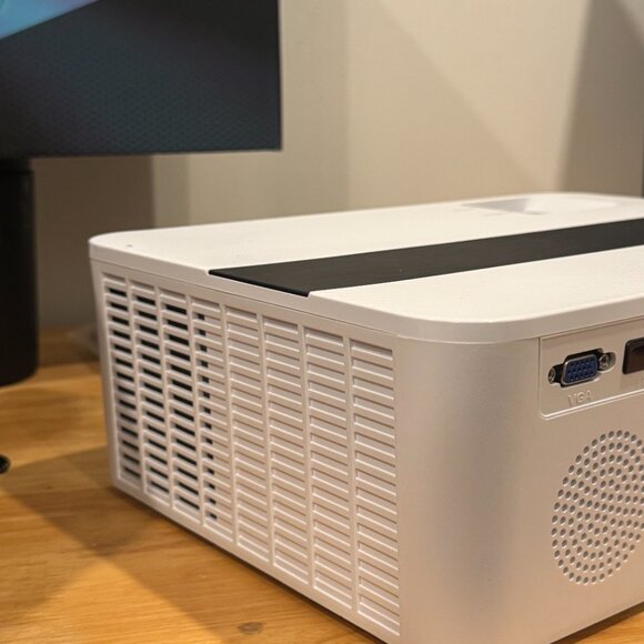 JIFAR 4K Projector ORIGINAL BOX, CARRYING CASE, and ALL Cables - Picture 11 of 13